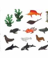 14x plastic boerderij dieren speelgoed figuren 9 cm voor kinderen 10229043