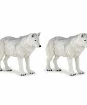 Set van 2x stuks plastic speelgoed figuur witte wolven 9 5 cm